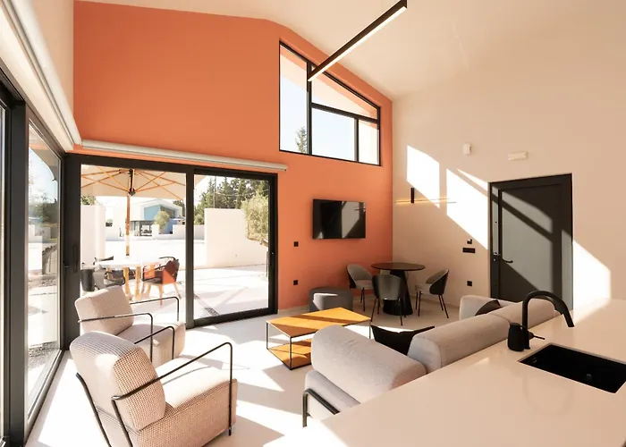 Black Mountain Villa *
