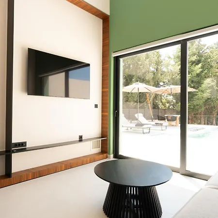 Villa Black Mountain Vlachata