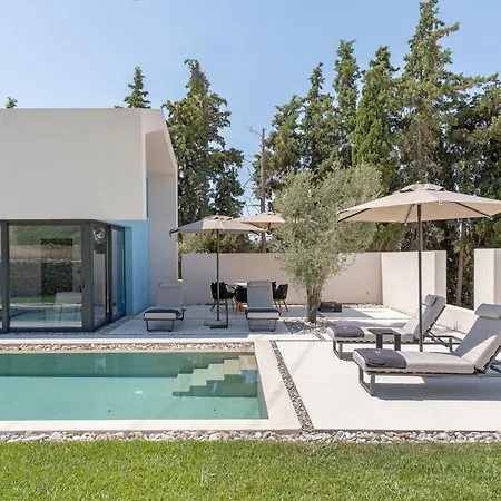 Black Mountain Villa *